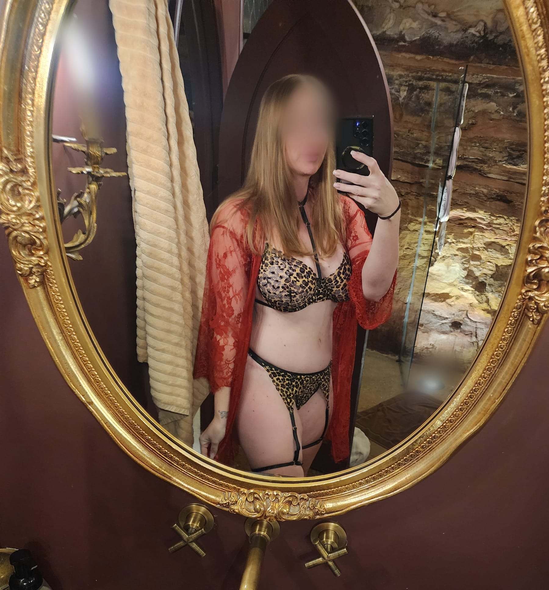 Autumn Falls Studio - 